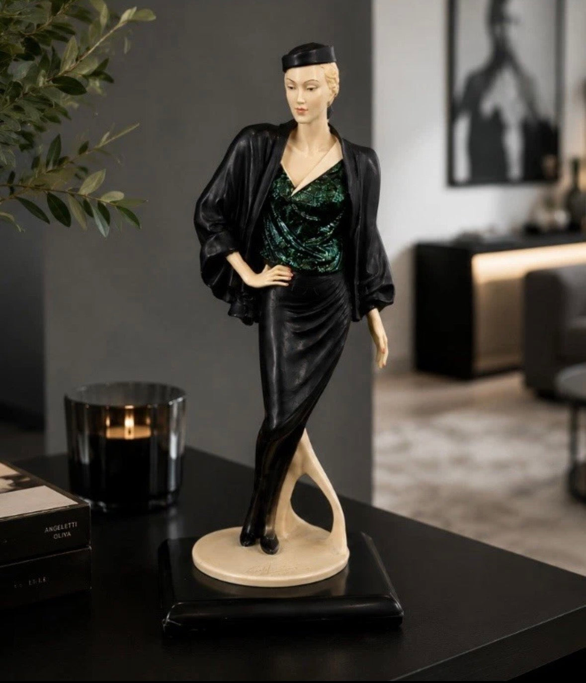 Figurine femme Art Déco signée Vittorio Tessaro — 1987, H. 24 cm