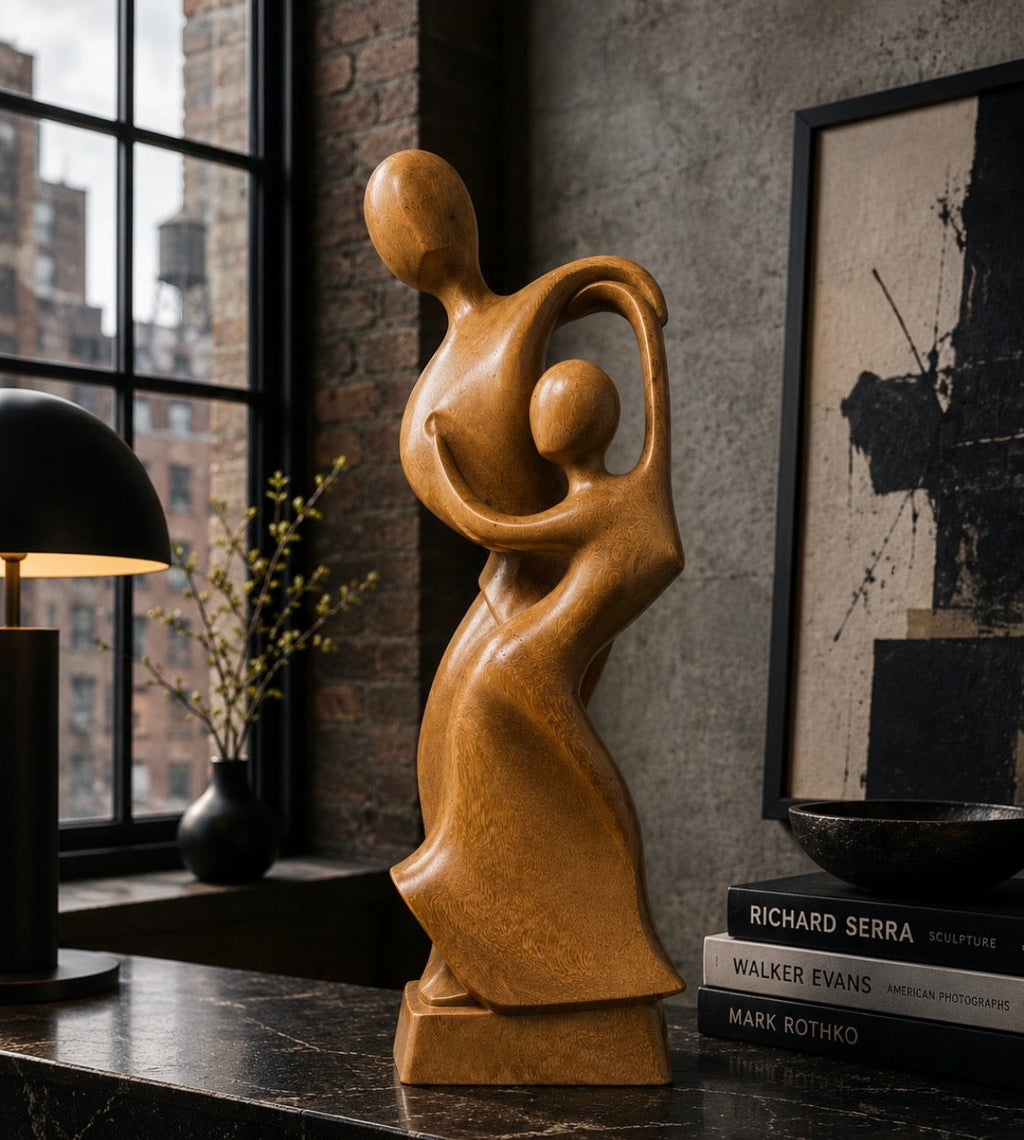 Sculpture abstraite « Maternité » en bois massif – 32 cm