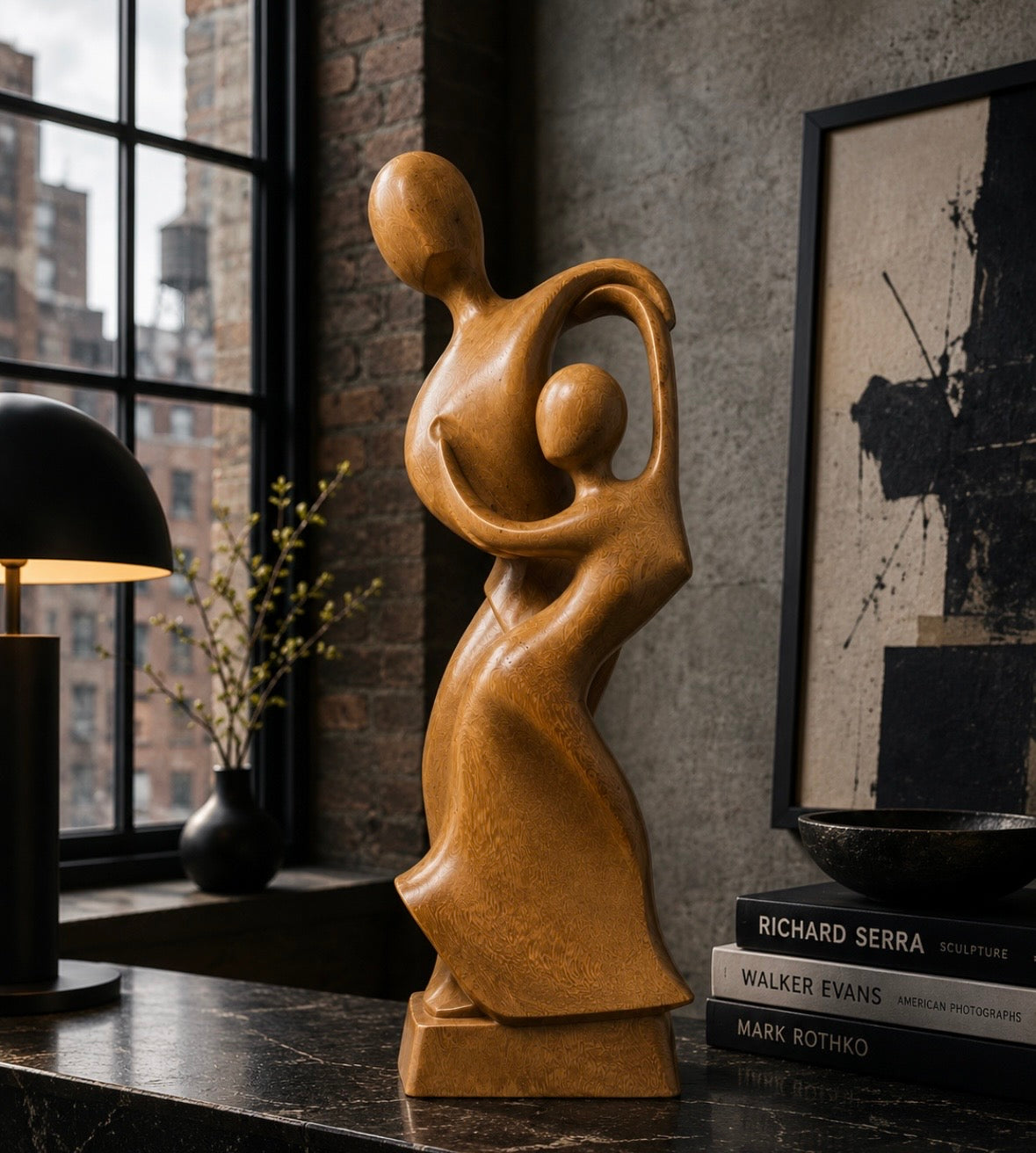 Sculpture abstraite « Maternité » en bois massif – 32 cm