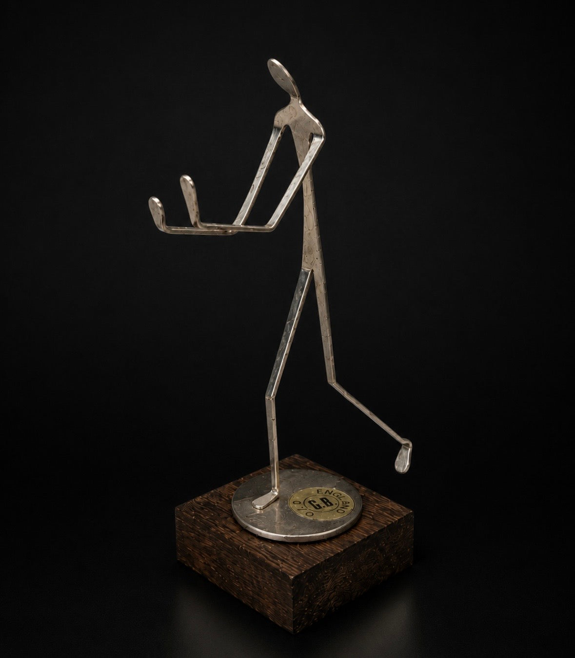 Statuette design minimaliste G.B. England – Métal & bois vintage