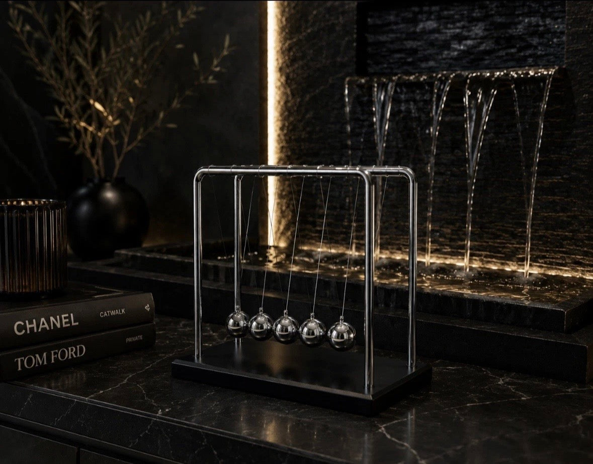 Berceau de Newton Design Luxe | Newton's Cradle Sculpture Bureau Chic