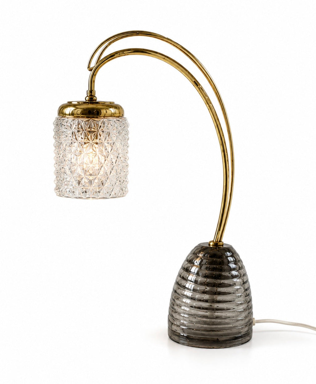 Lampe vintage arche – Laiton doré, verre pressé et base fumée