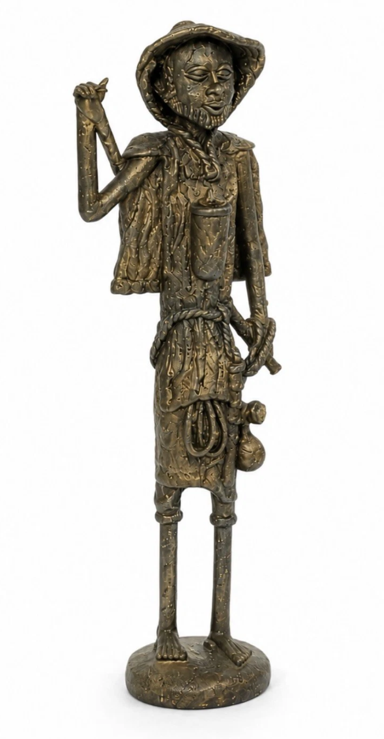 Statue africaine vintage en bronze — Personnage au bâton, patine ancienne, H. 31 cm