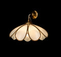 Suspension Margherita vintage en verre opalin et laiton – Italie, années 60–70