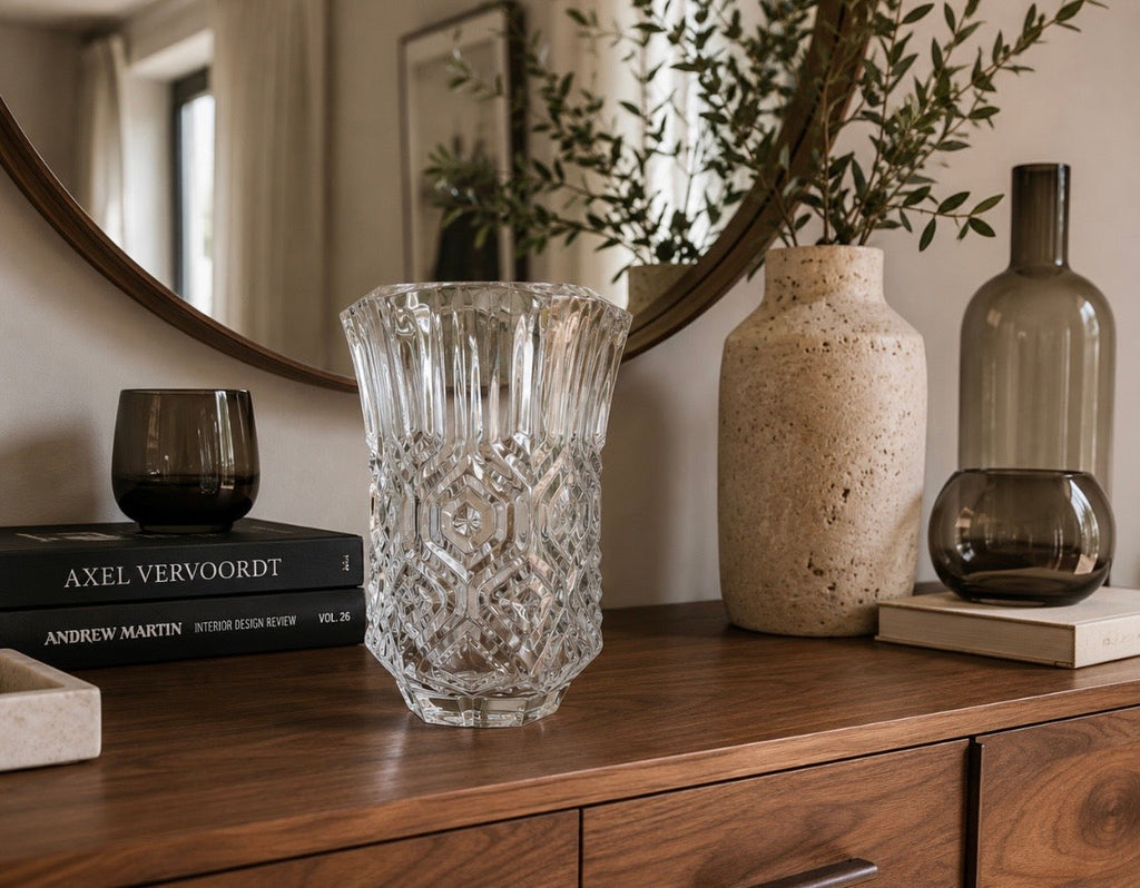Vase vintage en cristal épais taillé – Design géométrique hexagonal – Années 1970