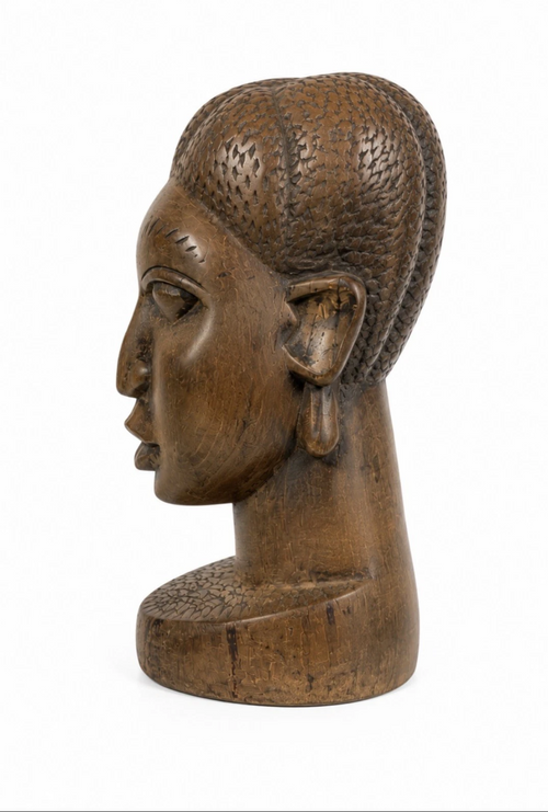 Buste féminin africain sculpté en bois massif — Patine ancienne, H. 18 cm