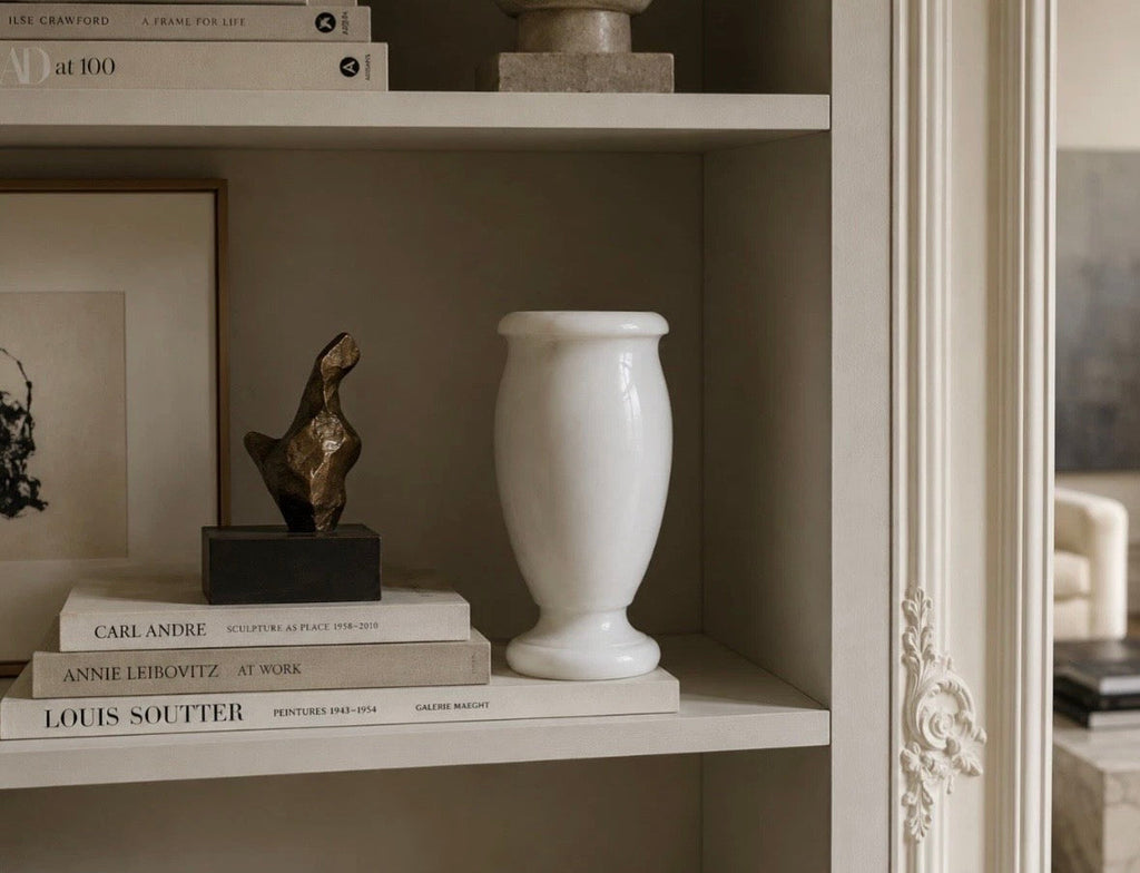 Vase Monte Altissimo en marbre statuaire / Monte Altissimo Marble Vase