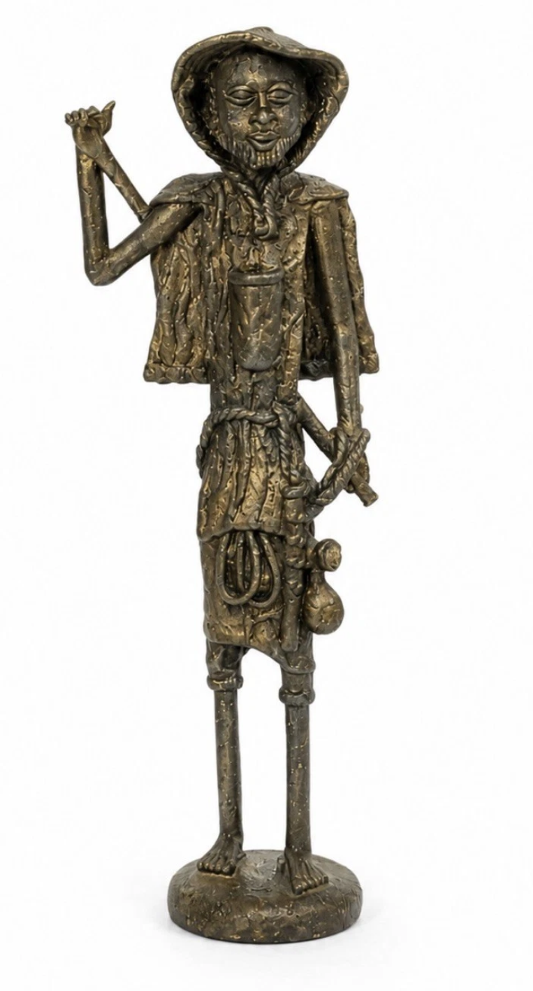 Statue africaine vintage en bronze — Personnage au bâton, patine ancienne, H. 31 cm