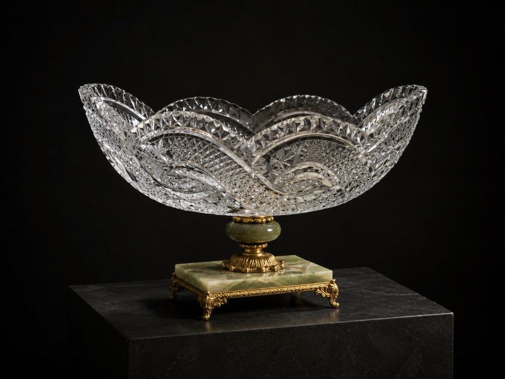 Coupe en Cristal Taillé sur Socle Onyx et Bronze Doré