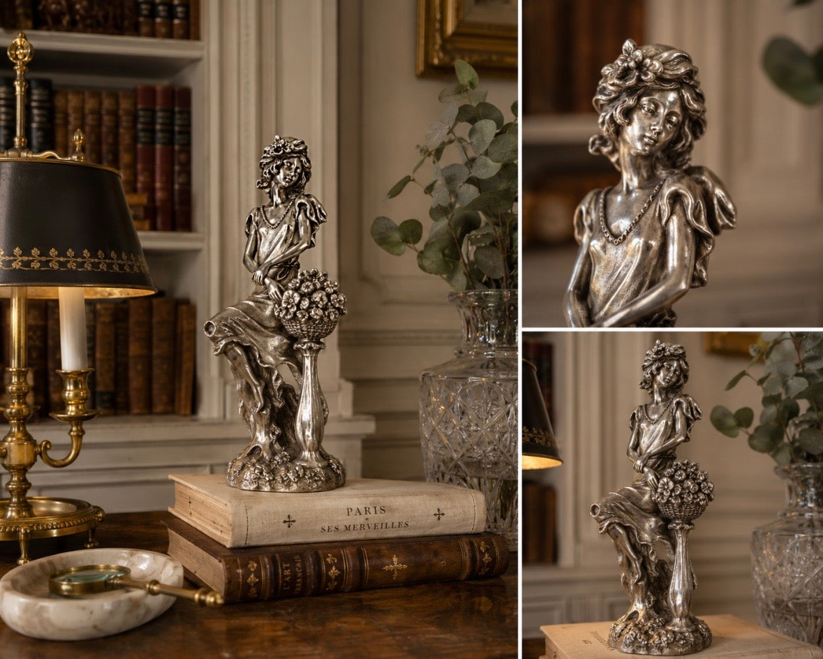 Sculpture Art Nouveau — Femme aux fleurs en régule patiné, XXe siècle