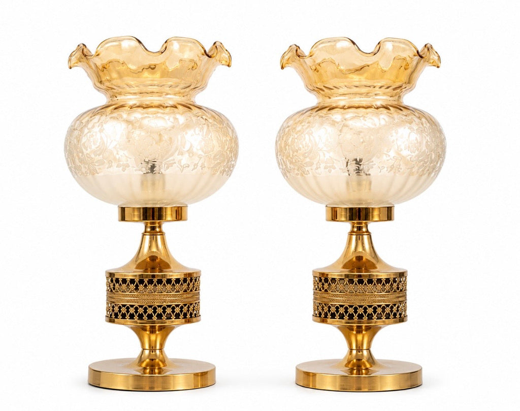 Paire de lampes vintage en laiton doré & verre ambré gravé