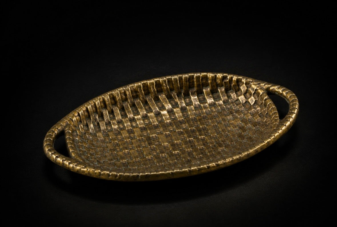 Vide-poche ovale en bronze martelé – Vintage années 50-70
