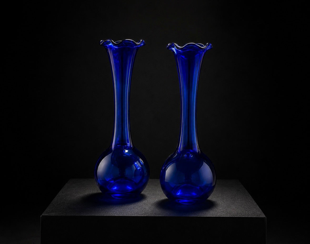 Duo de vases soliflores vintage en verre bleu cobalt – 24 cm
