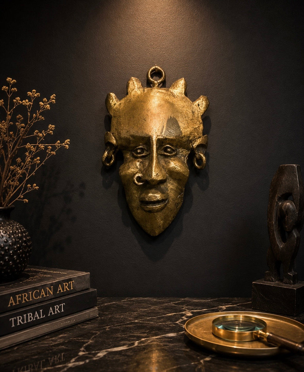 Masque mural décoratif en bronze – Visage stylisé