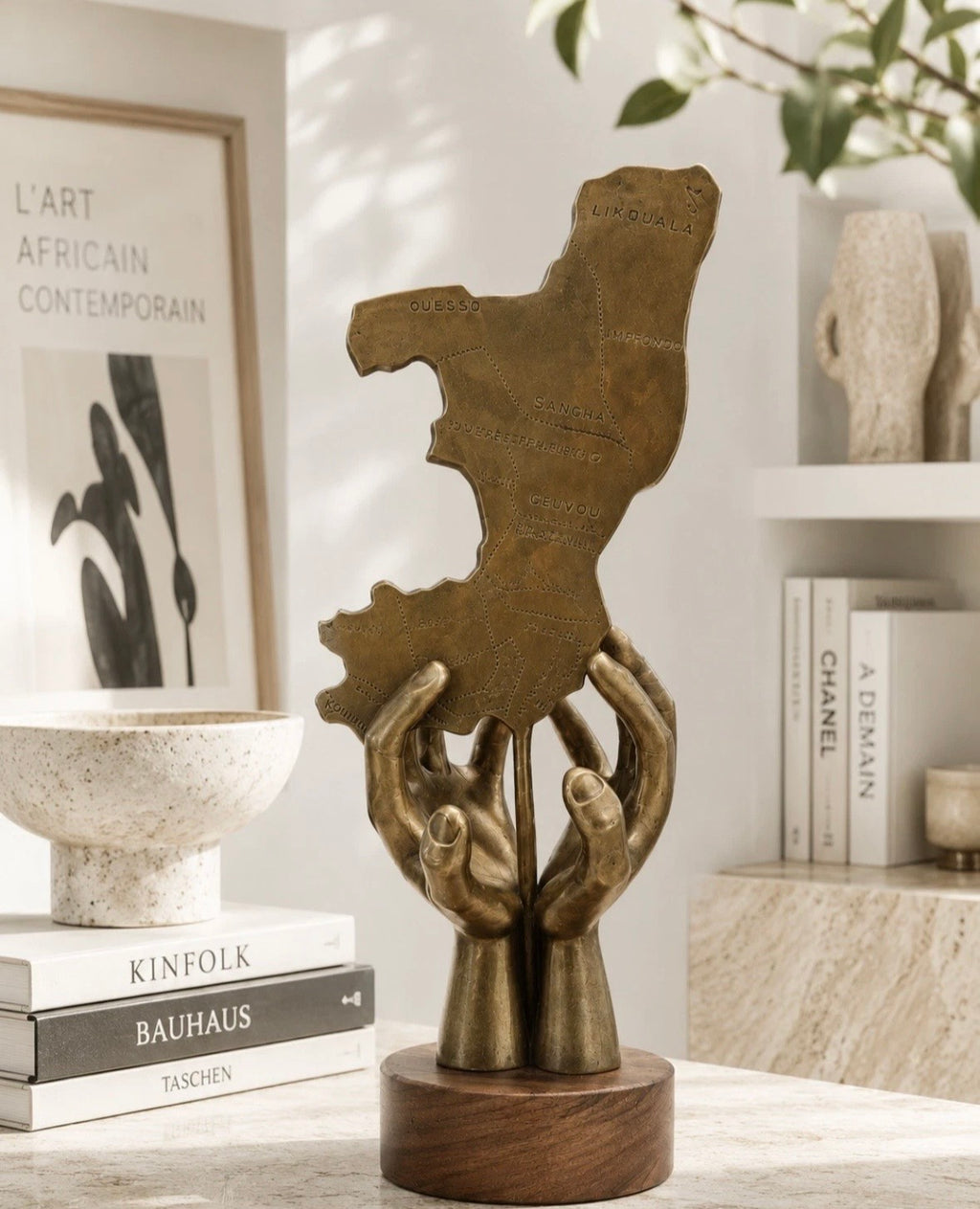 Statuette en bronze — Mains & carte du Congo Brazzaville, art africain années 50/60