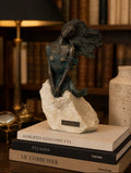 Sculpture Carosa Disseny — Figure féminine stylisée sur socle minéral, H. 27 cm