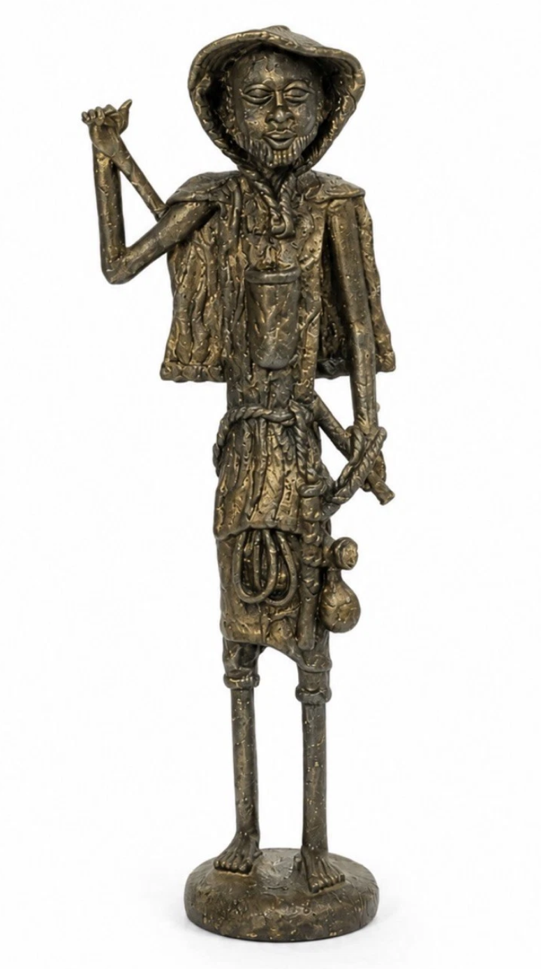 Statue africaine vintage en bronze — Personnage au bâton, patine ancienne, H. 31 cm
