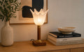 Lampe vintage tulipe – Verre opalin, bois et laiton
