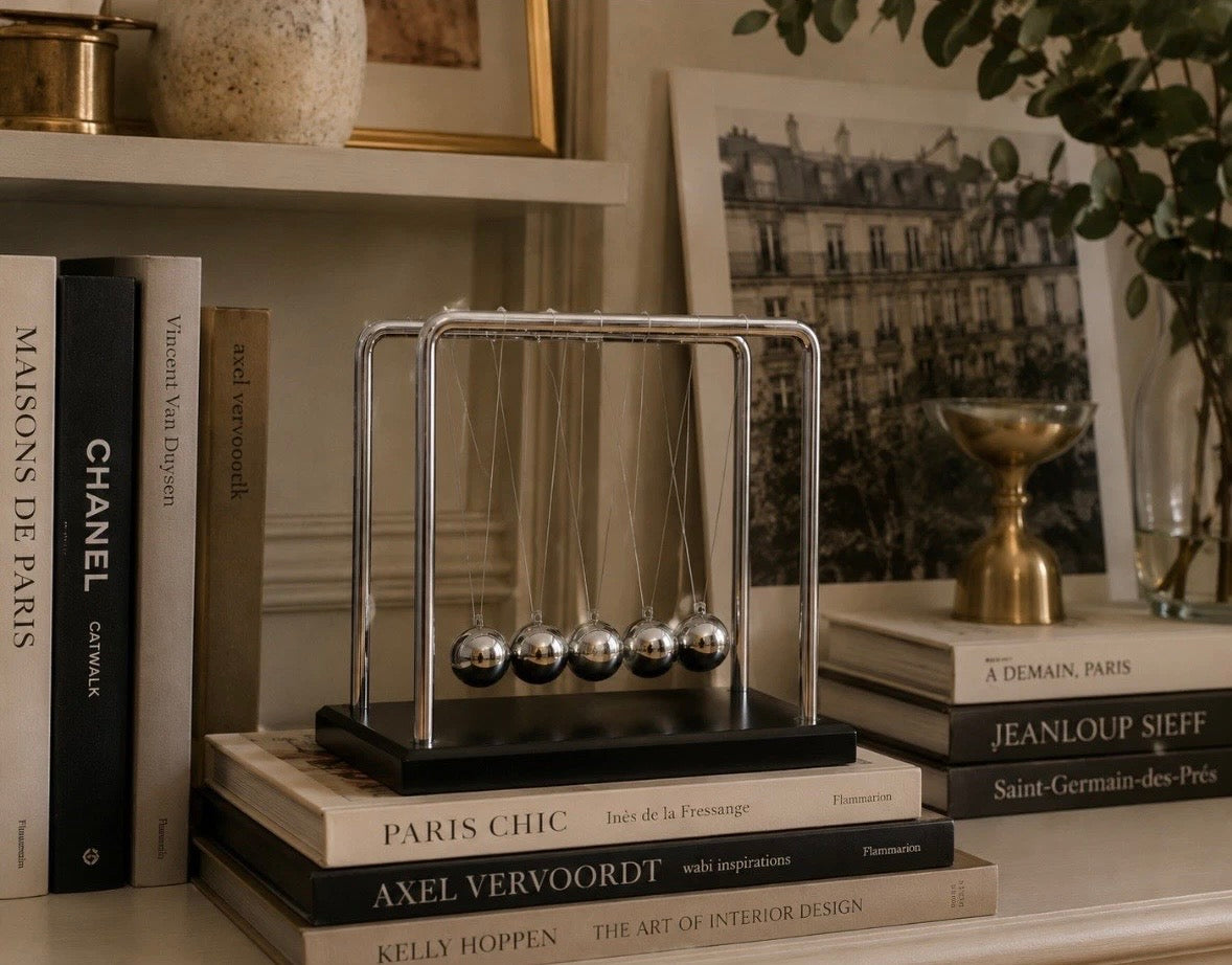 Berceau de Newton Design Luxe | Newton's Cradle Sculpture Bureau Chic