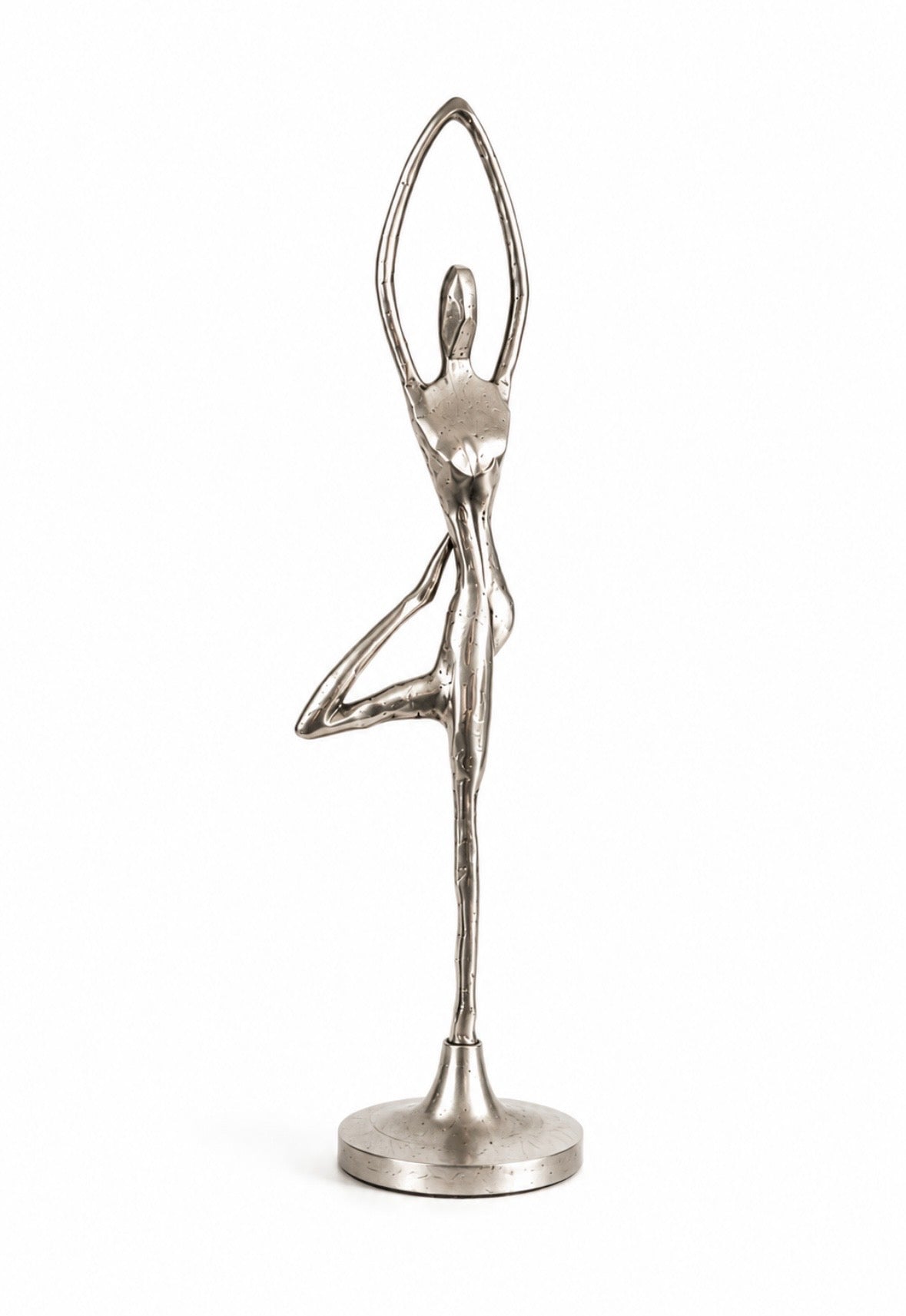Sculpture abstraite « Équilibre » – Figure féminine en métal argenté