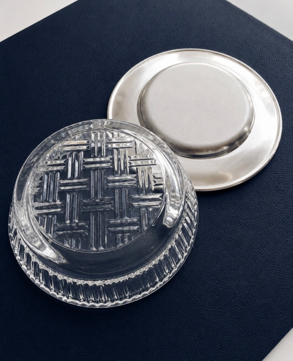 Coupe Verre Pressé & Plateau Argenté Art Déco Vintage — NK Curated Finds