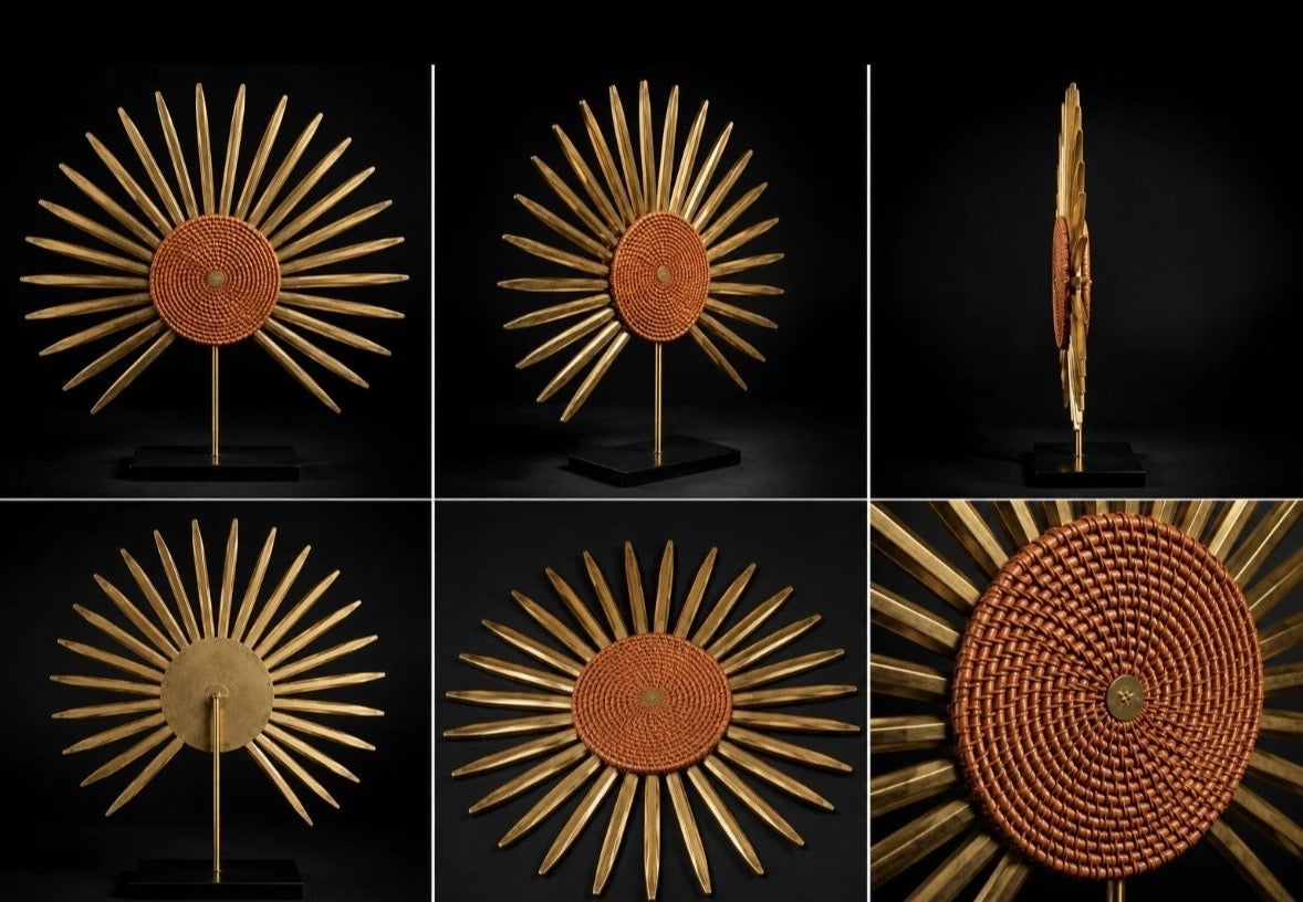 Sculpture Soleil Dorée sur Socle Style Années 70 – 70s Sunburst Sculpture