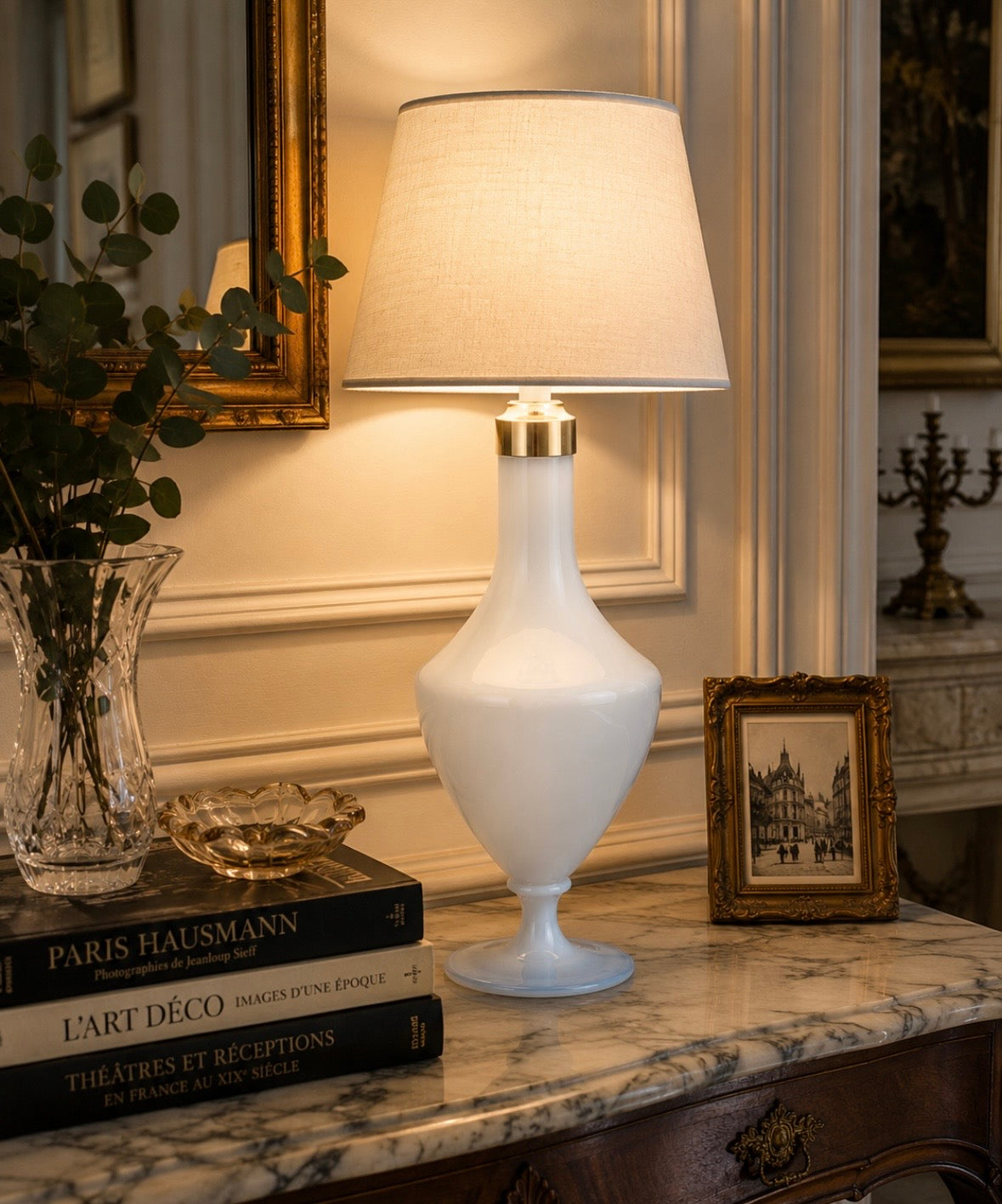 Lampe de table en opaline blanche – Moseray Charleroi – Années 1950-60