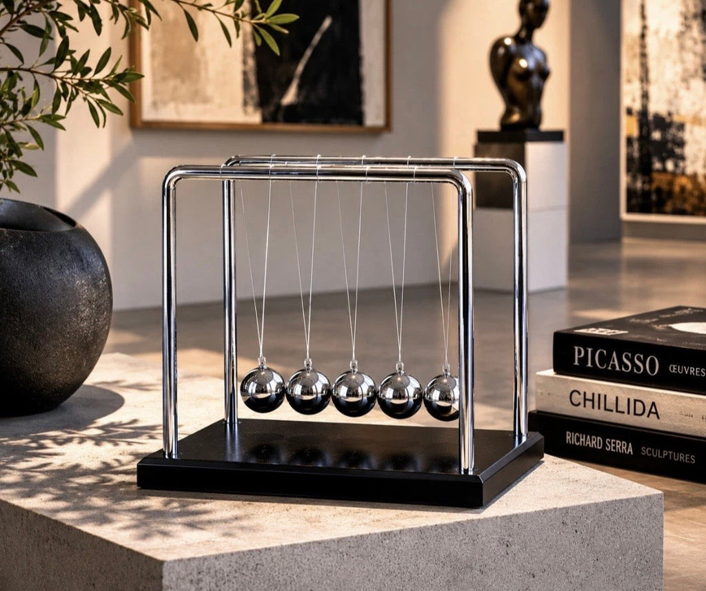 Berceau de Newton Design Luxe | Newton's Cradle Sculpture Bureau Chic