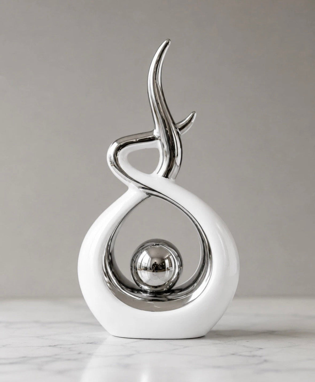 Sculpture Gestativo Art Abstrait Blanc Chrome — NK Curated Finds
