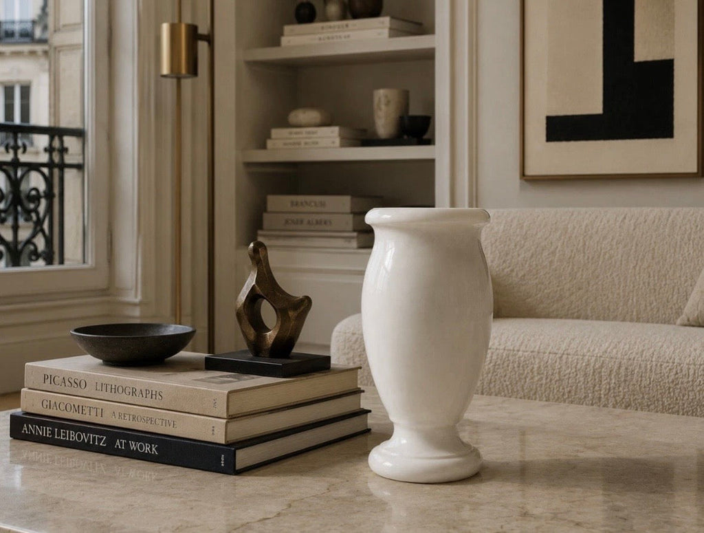 Vase Monte Altissimo en marbre statuaire / Monte Altissimo Marble Vase