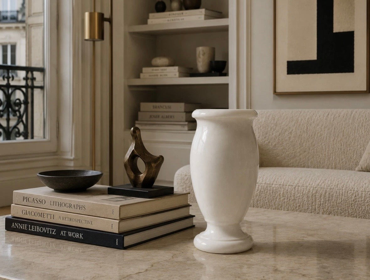 Vase Monte Altissimo en marbre statuaire / Monte Altissimo Marble Vase