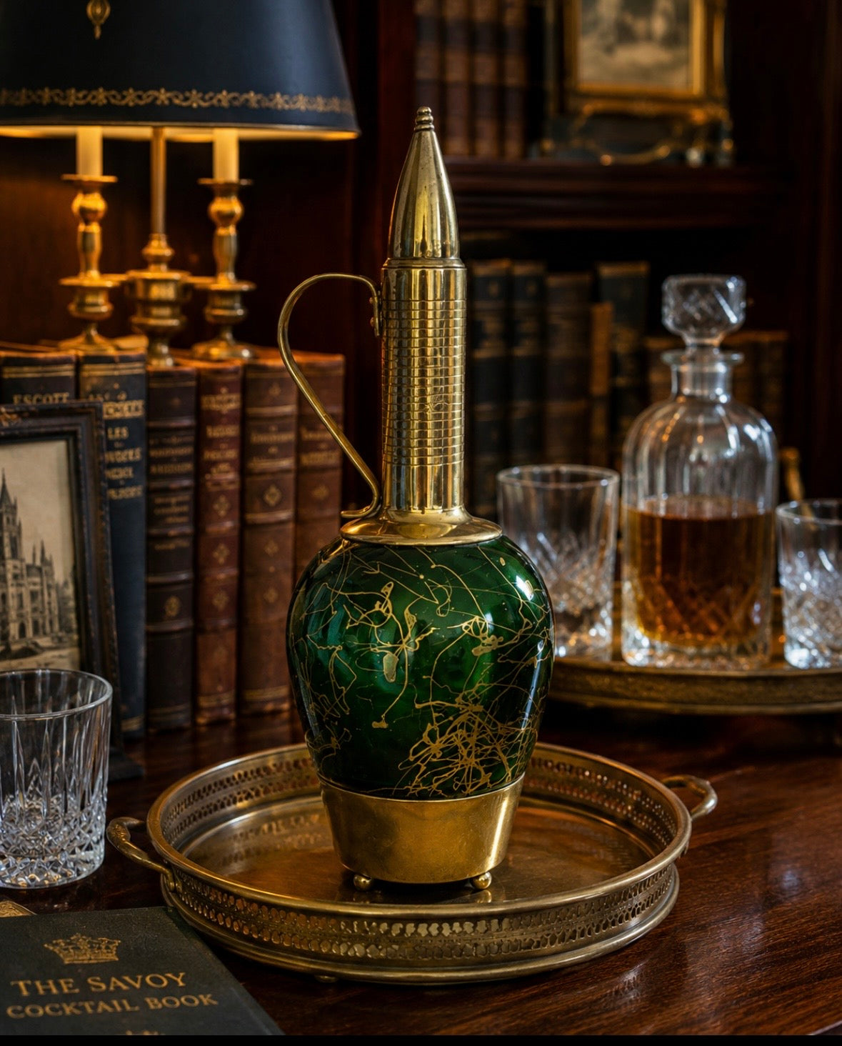 Carafe musicale vintage en verre vert et laiton – Années 60/70