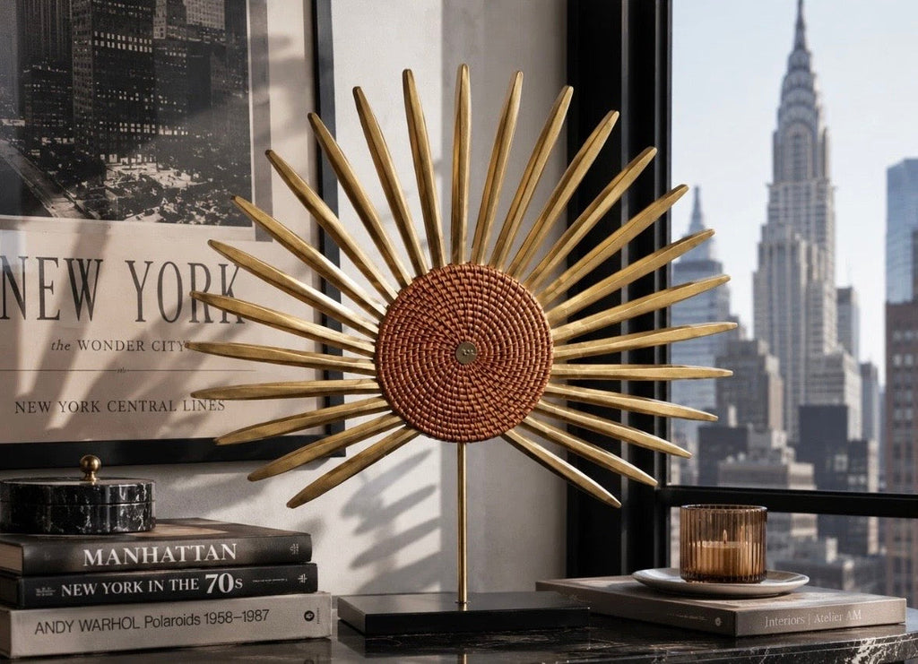 Sculpture Soleil Dorée sur Socle Style Années 70 – 70s Sunburst Sculpture