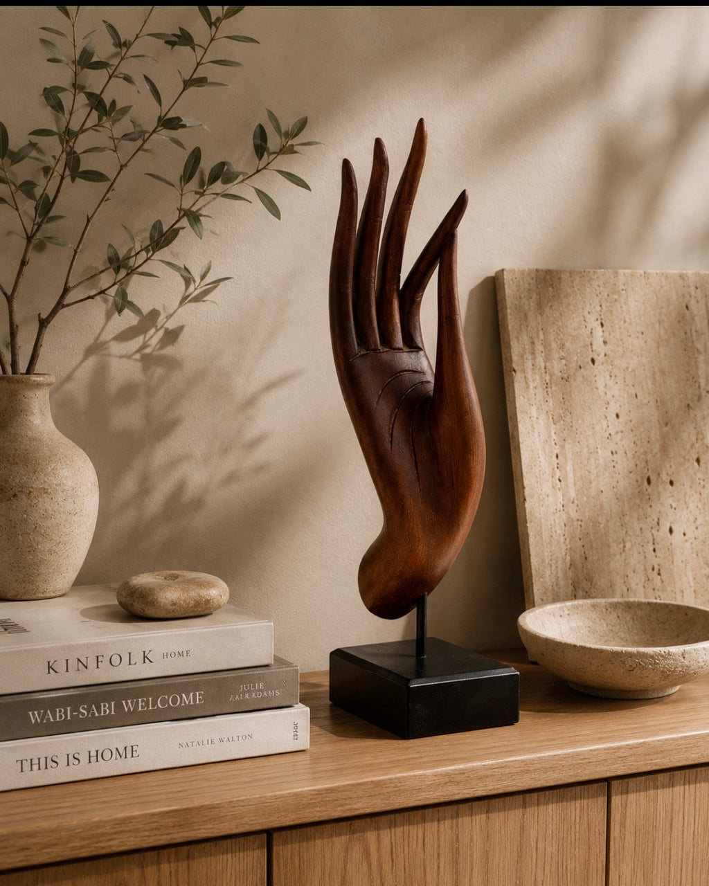 Main décorative sculptée en bois – 42 cm
