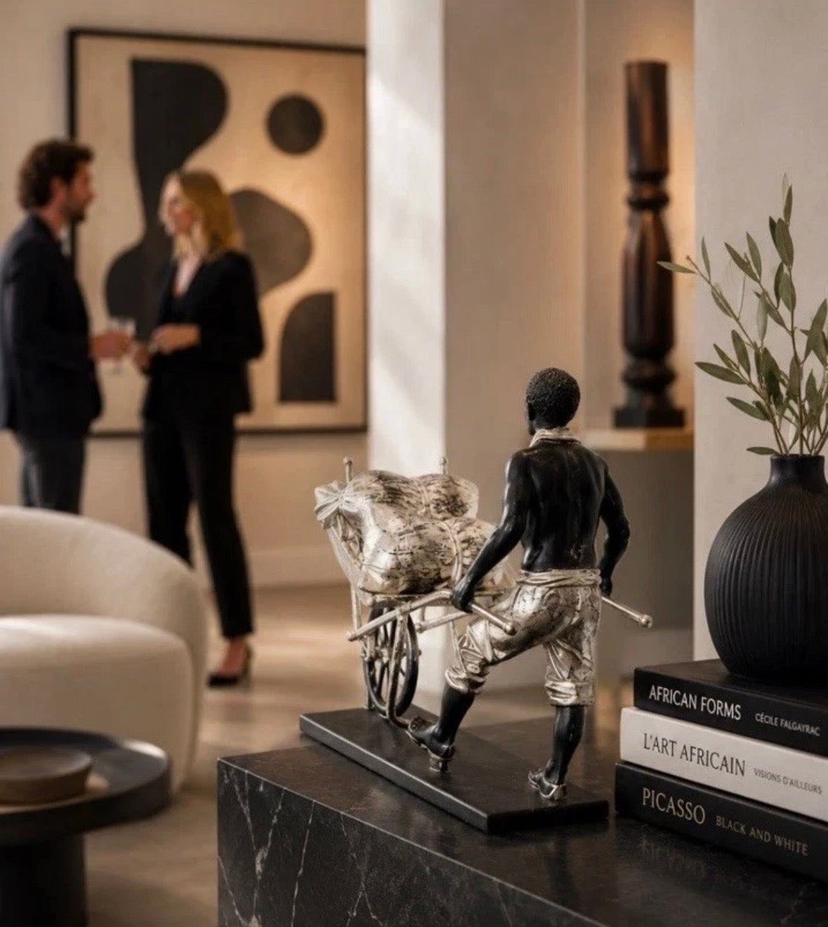 Sculpture Africaine Porteur à la Brouette Vintage 70s-80s — NK Curated Finds